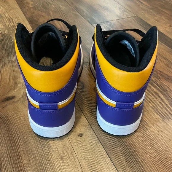 Nike Air Jordan 1 Mid size 10 - Picture 4 of 7